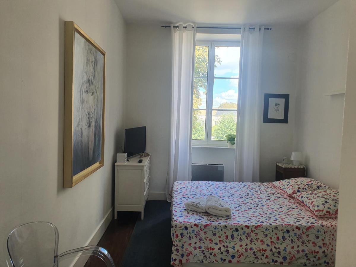 Maison Laurenza 2 Chambres D'Hotes Saint-Jean-de-Liversay ภายนอก รูปภาพ